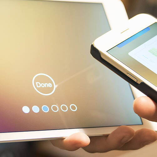 Customer paying by using smart phone contactless